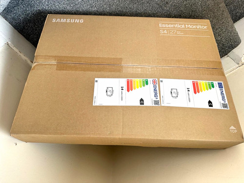 Samsung essential monitor - essential,