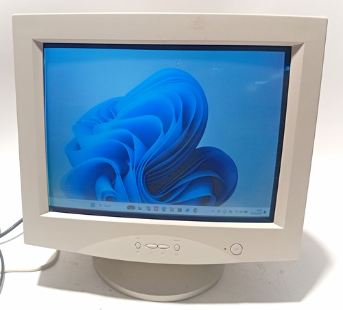 Vintage samsung samtron - samtron, 17"