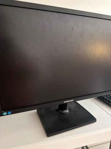 Twin inch samsung monitors - 22,